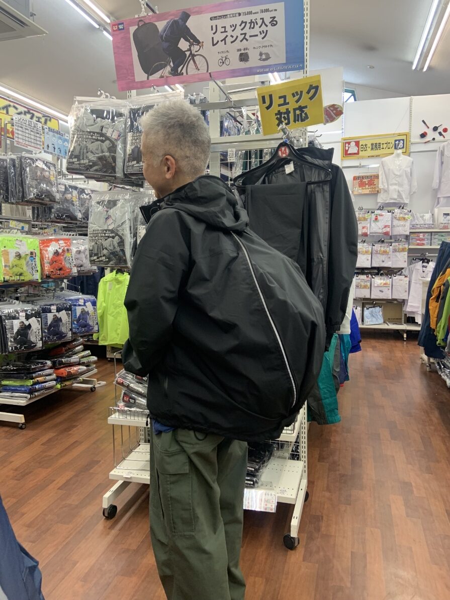リュックが入るレインスーツ